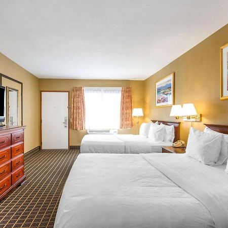 Quality Inn & Suites Westminster Seal Beach Exteriör bild