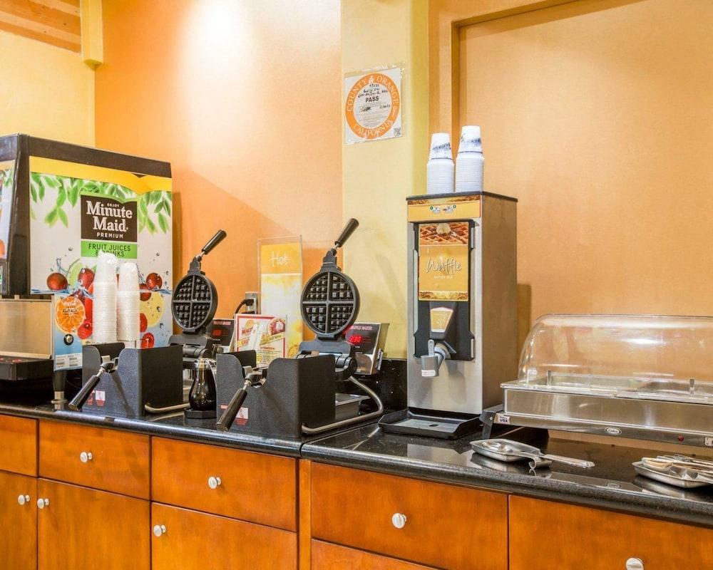 Quality Inn & Suites Westminster Seal Beach Exteriör bild