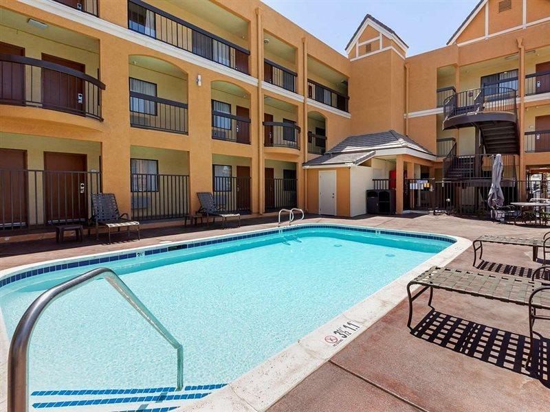 Quality Inn & Suites Westminster Seal Beach Exteriör bild