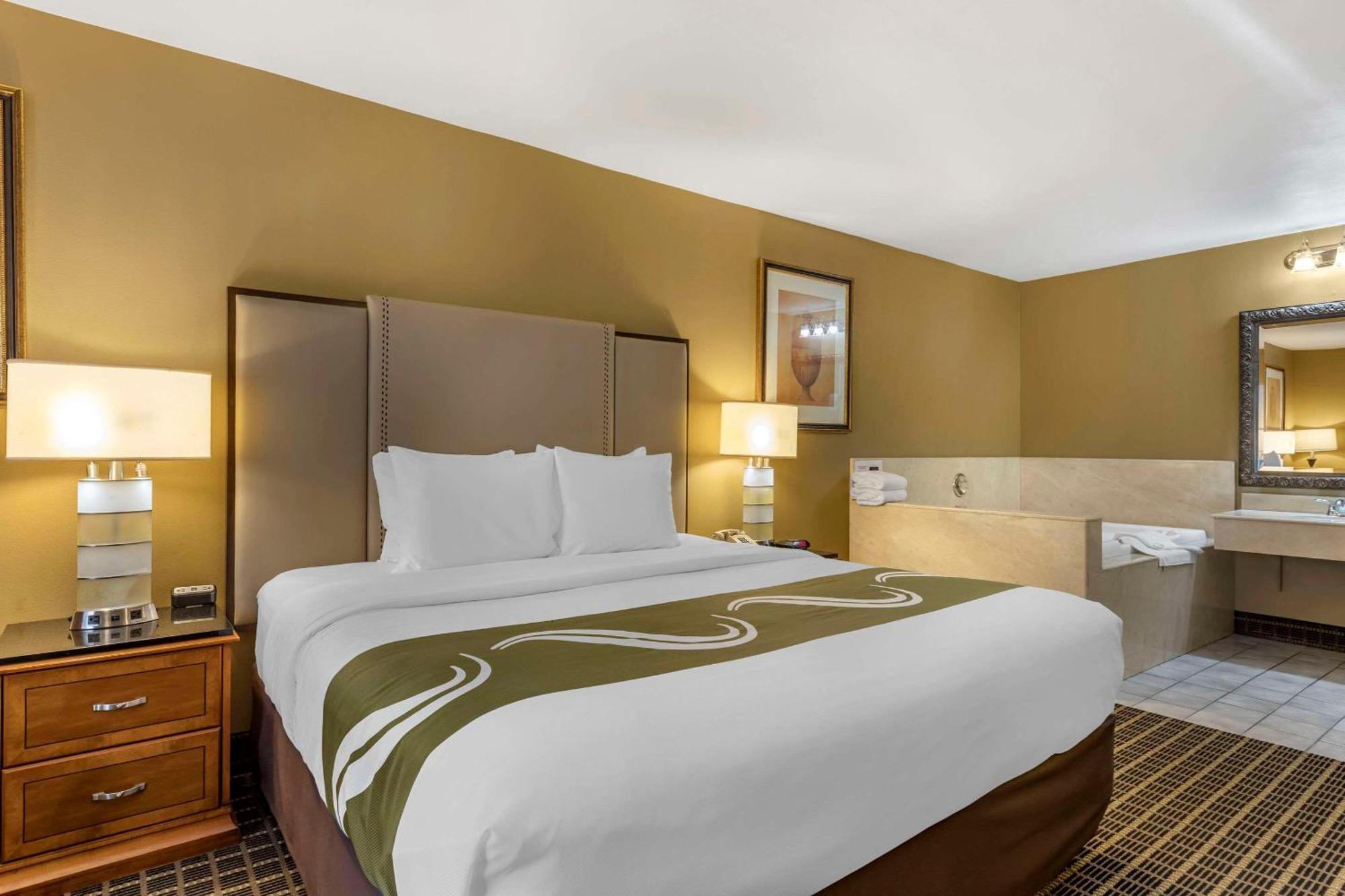 Quality Inn & Suites Westminster Seal Beach Exteriör bild