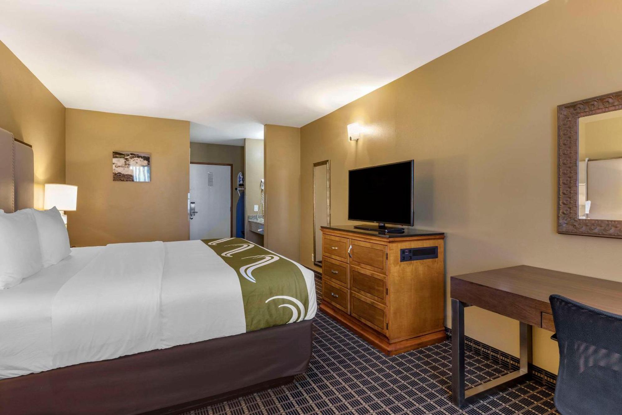 Quality Inn & Suites Westminster Seal Beach Exteriör bild
