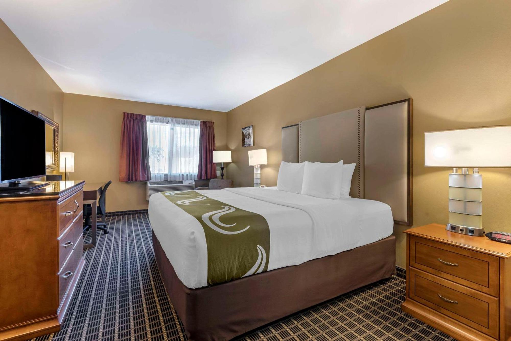 Quality Inn & Suites Westminster Seal Beach Exteriör bild