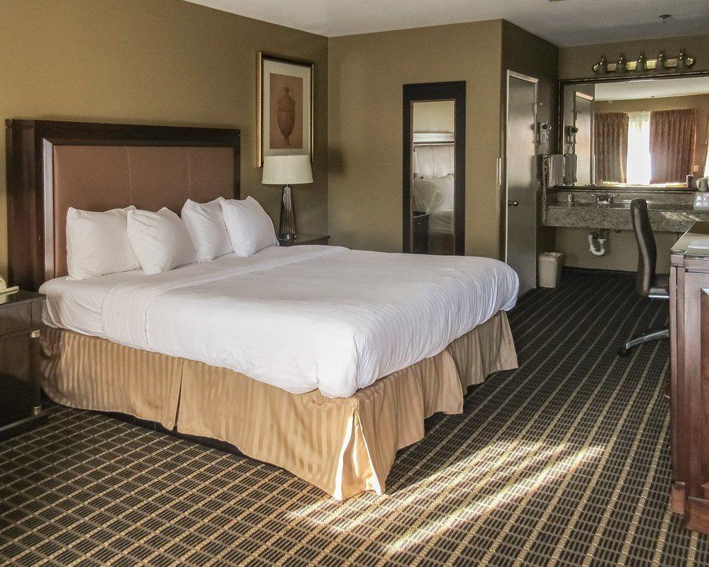 Quality Inn & Suites Westminster Seal Beach Exteriör bild