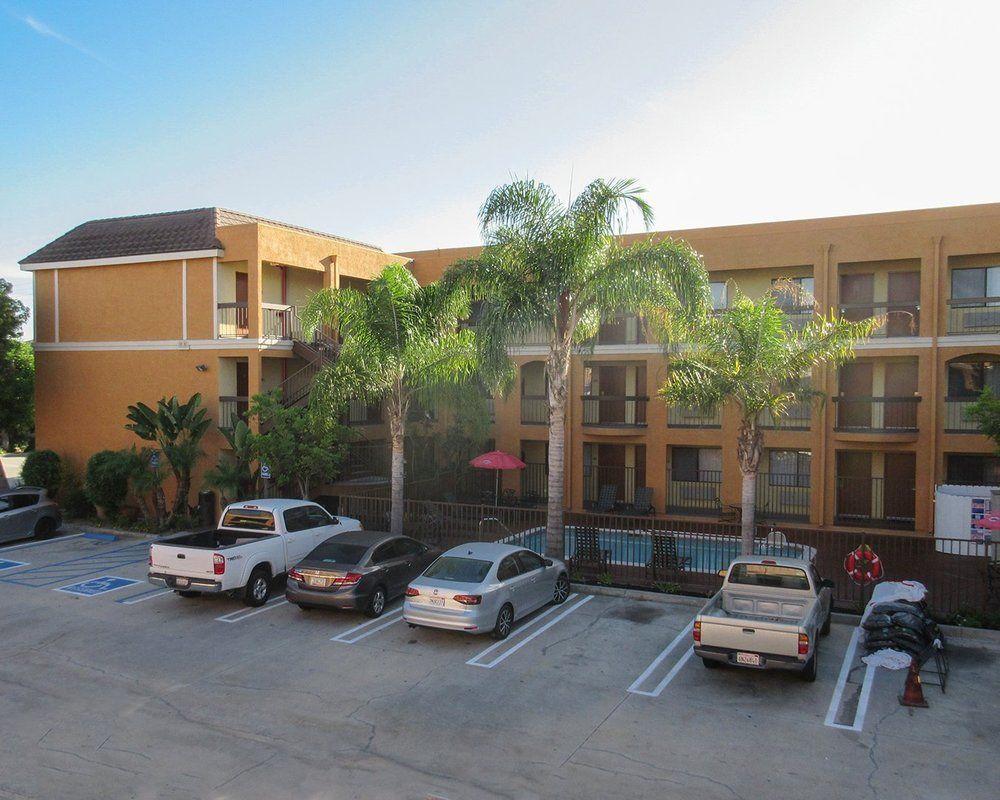 Quality Inn & Suites Westminster Seal Beach Exteriör bild