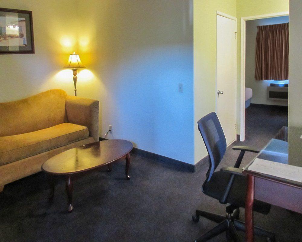 Quality Inn & Suites Westminster Seal Beach Exteriör bild