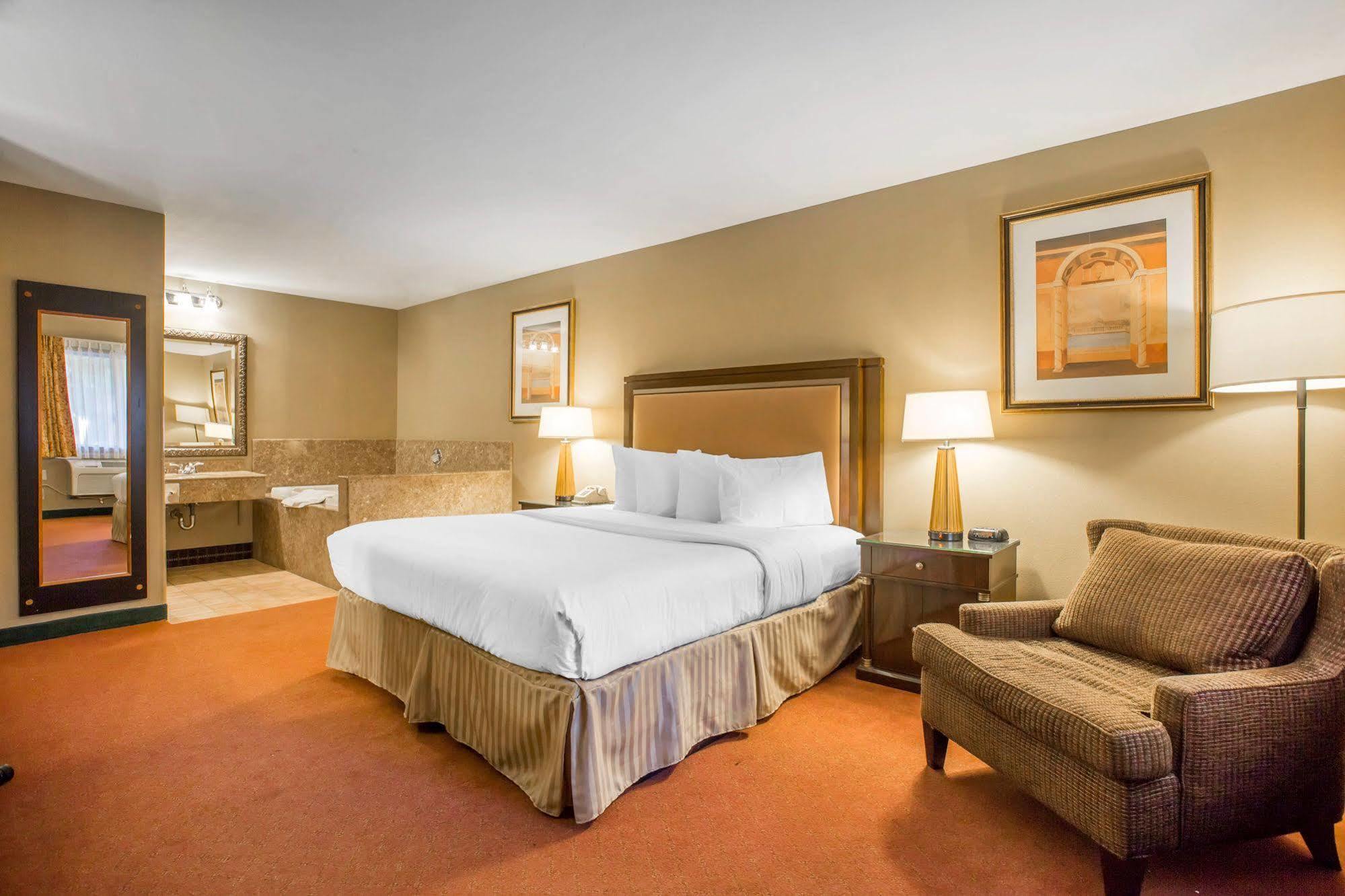 Quality Inn & Suites Westminster Seal Beach Exteriör bild